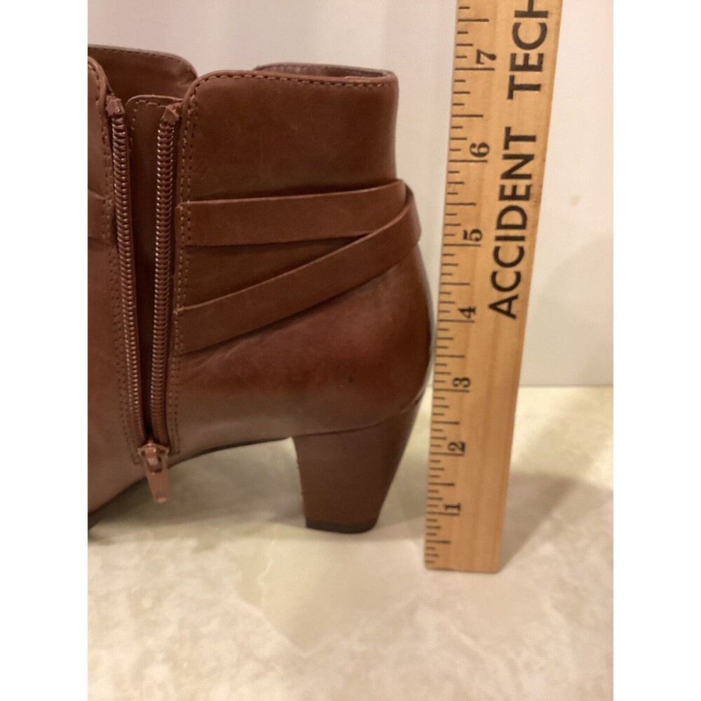 Anne Klein Chelsey Ankle Congac Brown Leather Boots 8.5M - Picture 15 of 15